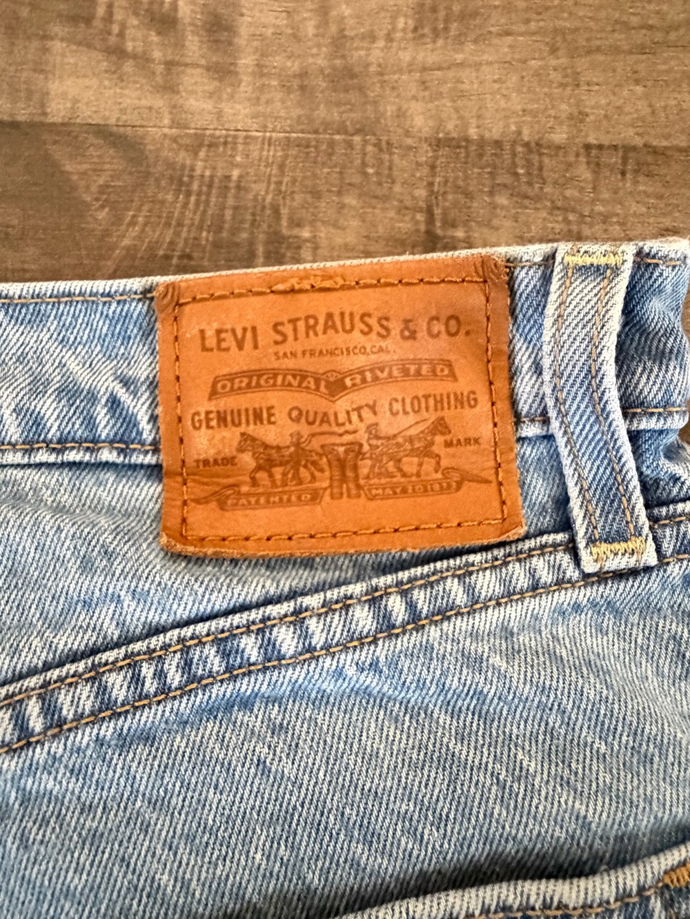 Levi’s Ribcage Straight Leg Ankle Women’s Jeans - Light Wash - Picture 4 of 6